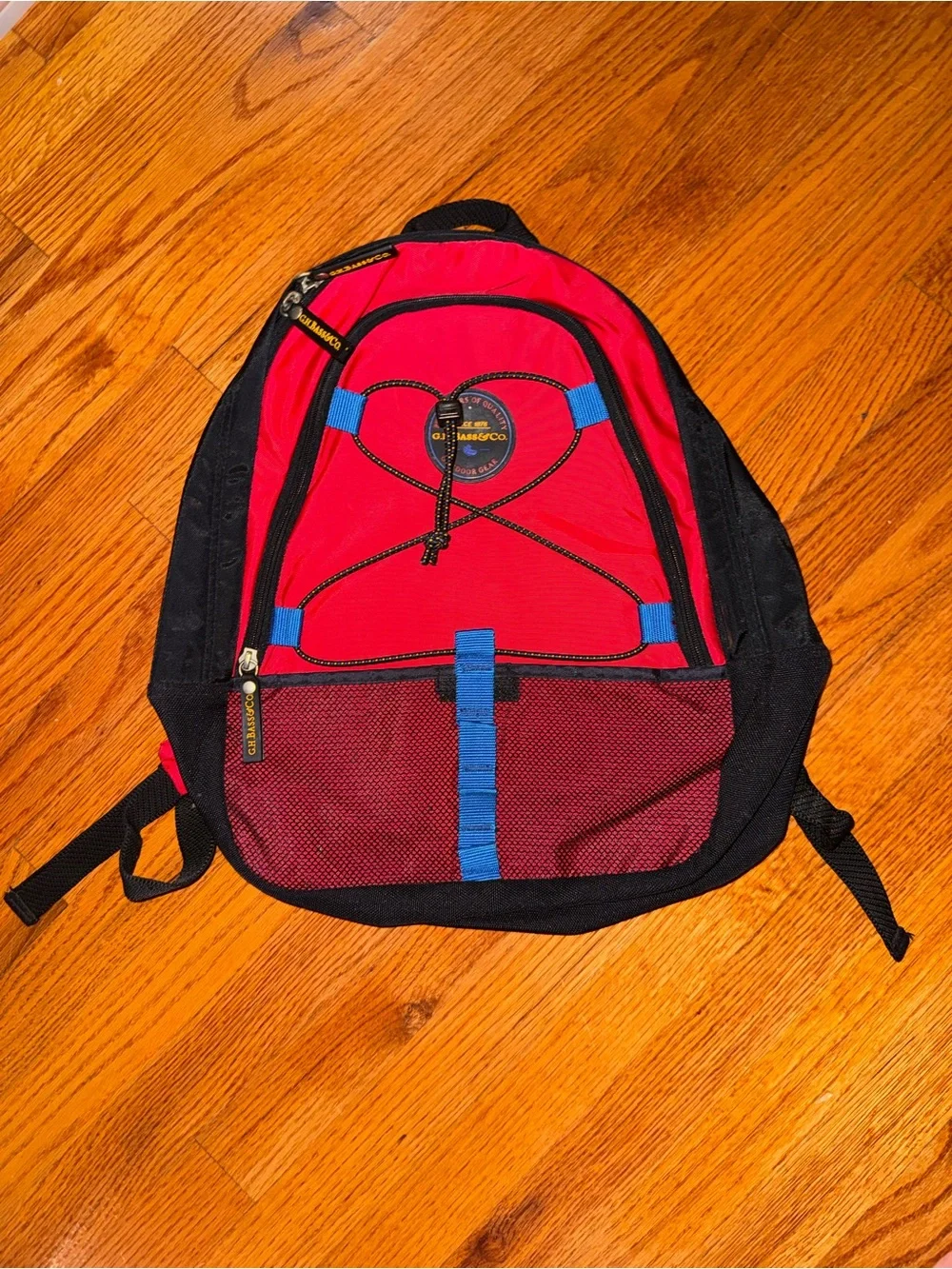 Vintage outdoor daypack from G.H. Bass & Co. a classic tricolor red blue design
